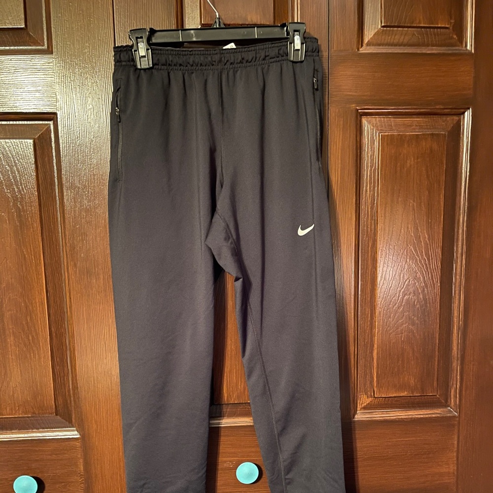 NIKE JOGGERS!!